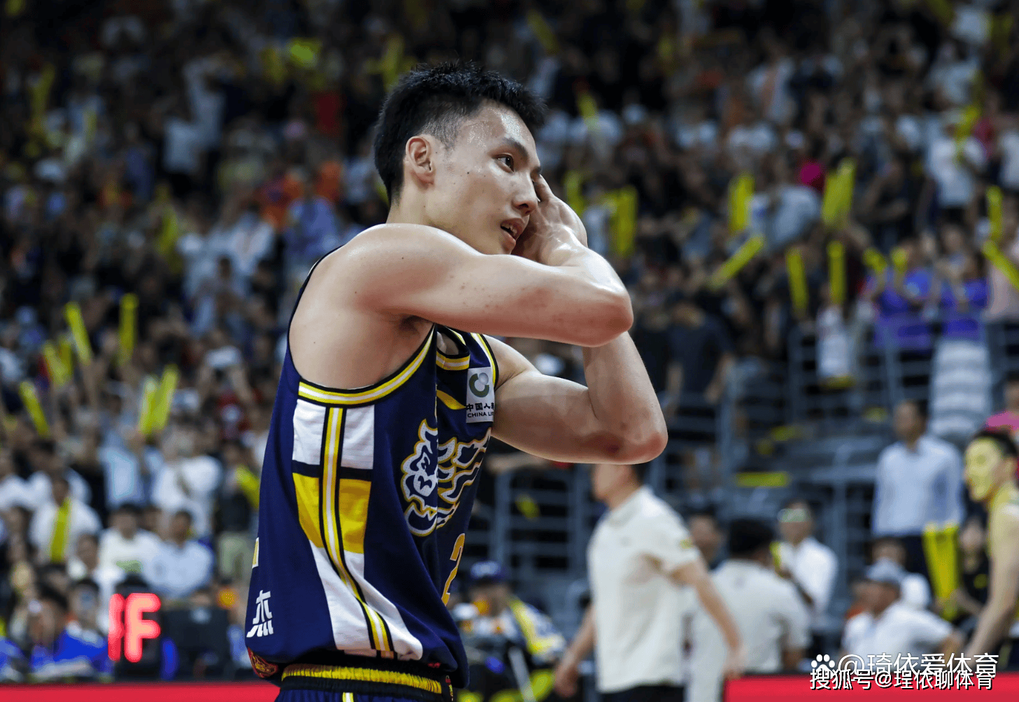 开云官网-广东宏远男篮资金困难的原因