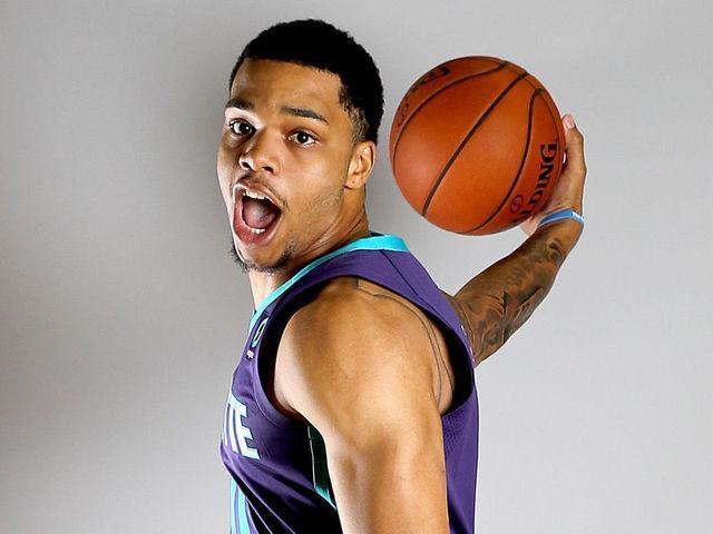 包含夏洛特黄蜂训练开放日；今晚回应争议引欢呼；足总杯在即；临场指挥获称赞的词条