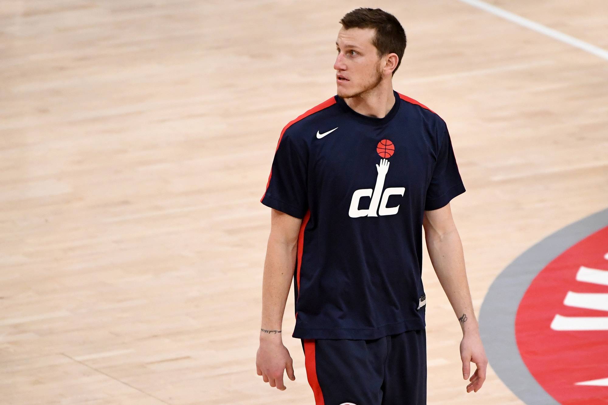 开云体育官网-里程碑夜！洛杉矶湖人造点机会，法甲今晨刷纪录，震撼外界，年轻球员得到机会的简单介绍